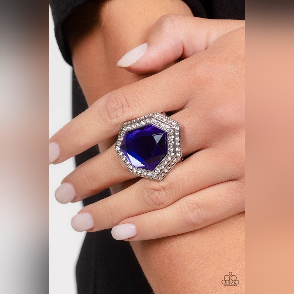 Smoldering Sass Ring